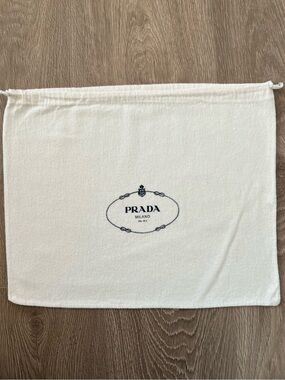 Prada dust bag (C901)